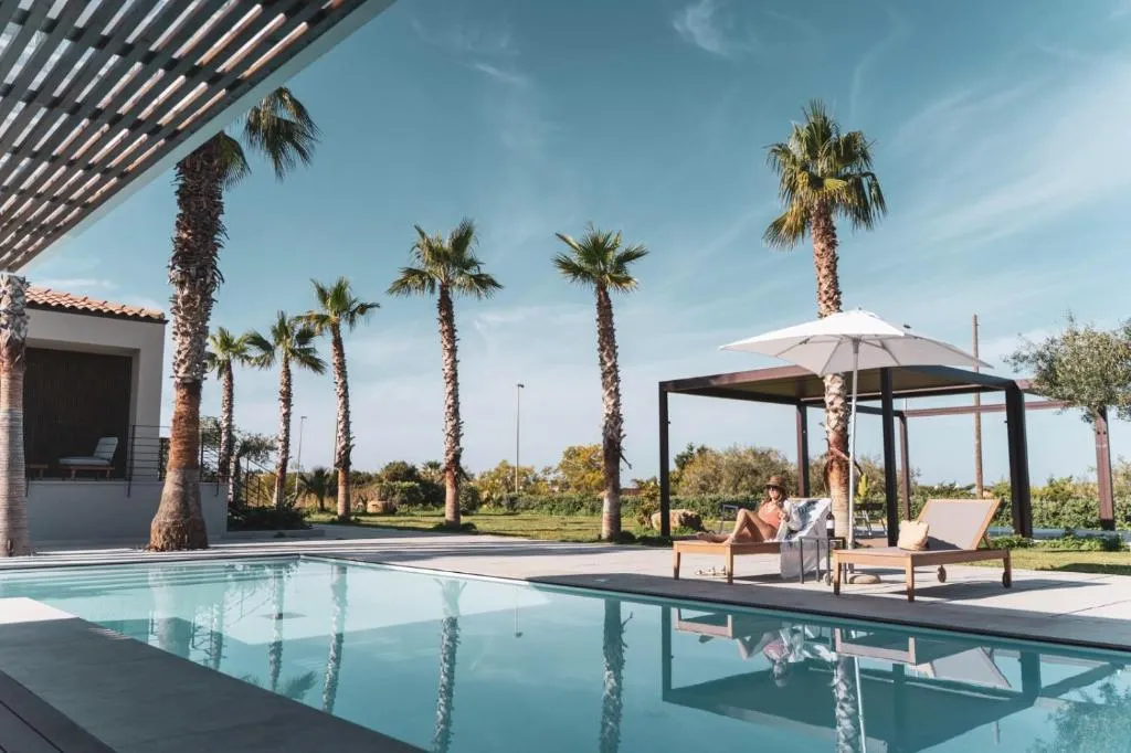 Insulae Resort Suites & Pool Lodge - Gallery 2